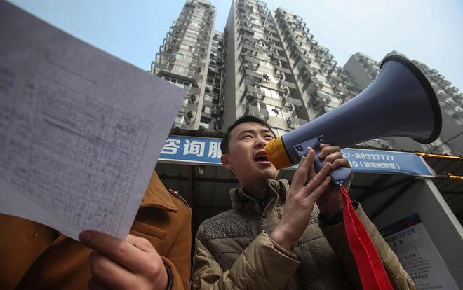 再拿在民间一向被称为养老工作的安保行业为例,不算劳务派遣的,光是